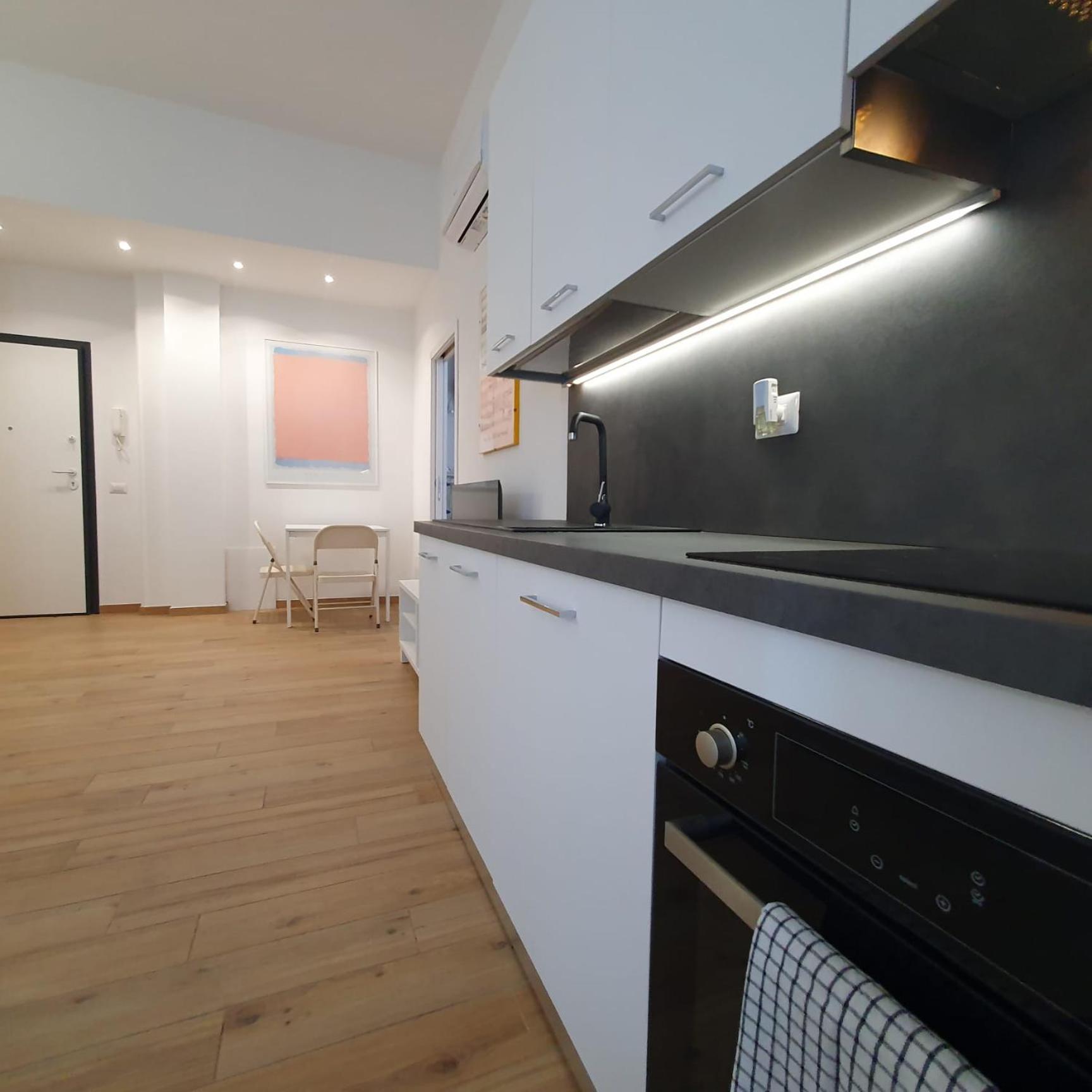 Bnbutler - Grasselli, 8 - Comfy And Newly Renovated Apartment Milan Bagian luar foto